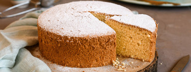 Cómo hacer un bizcocho fácil con solo tres ingredientes que seguro tenemos en casa